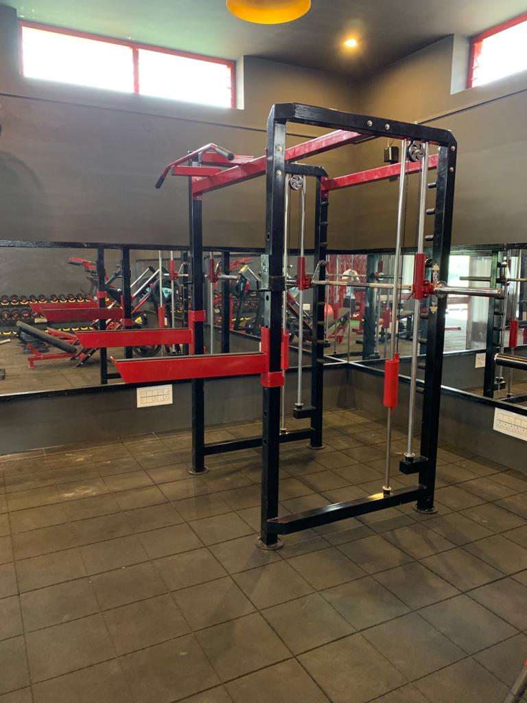 Power rack with smith machine