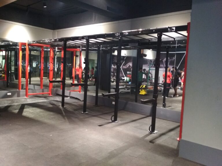 Crossfit cage