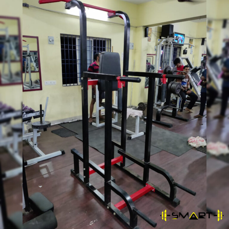 Vertical knee raise with pull ups